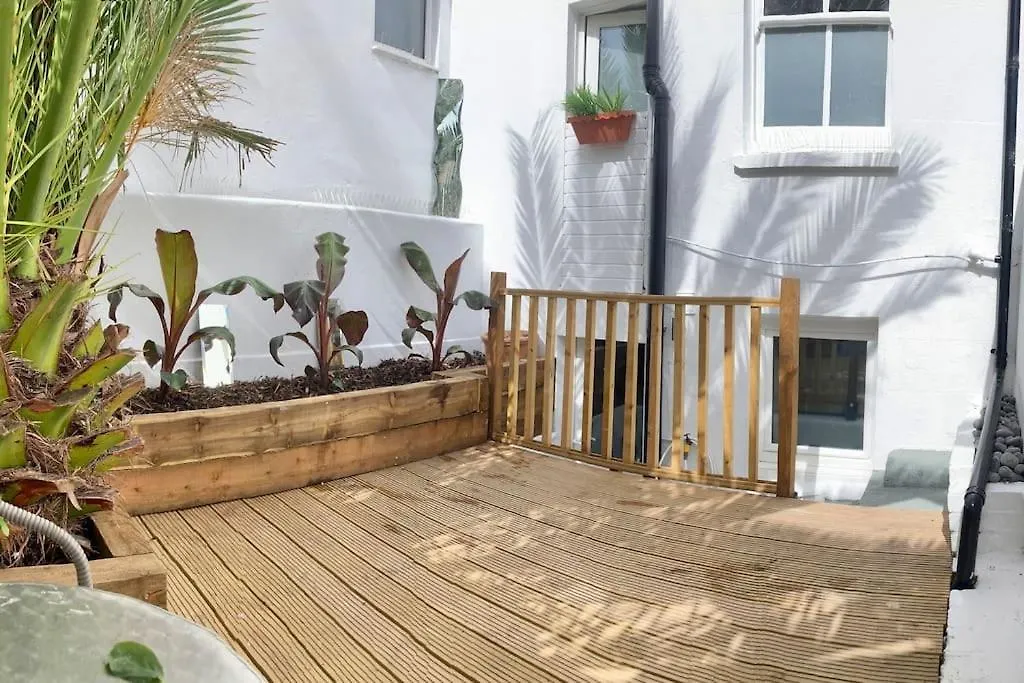 Brighton Palms 아파트 0*,  영국