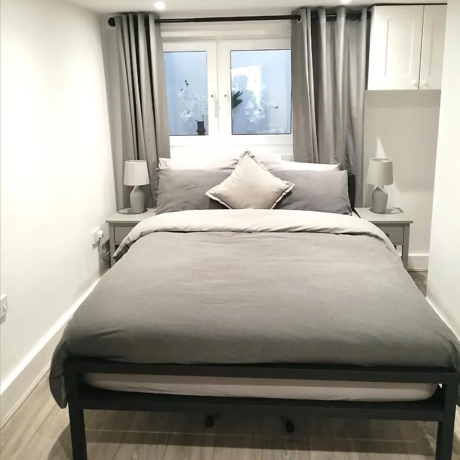 Brighton Palms 아파트