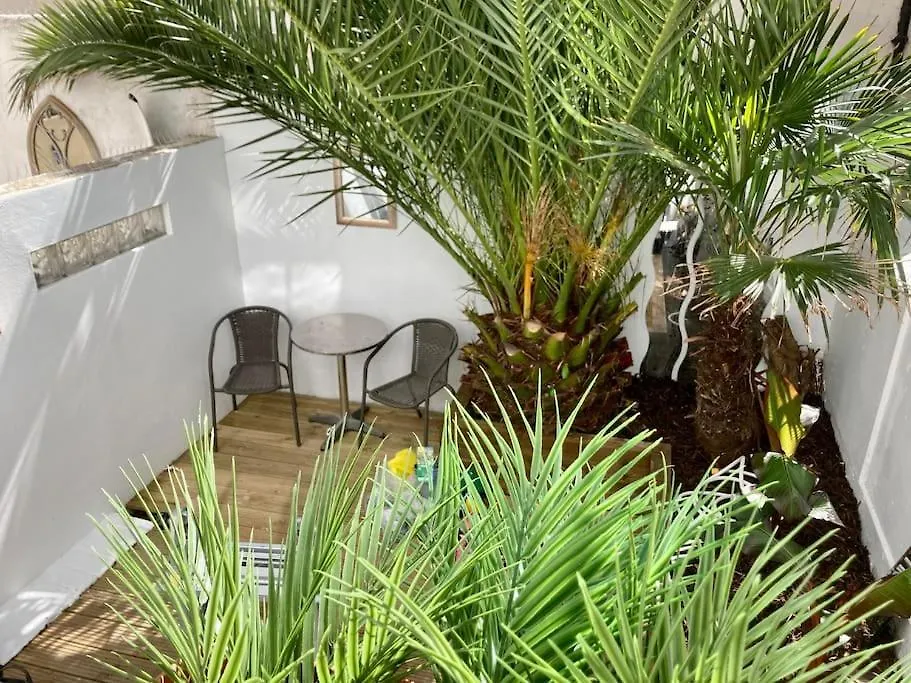 Brighton Palms 아파트